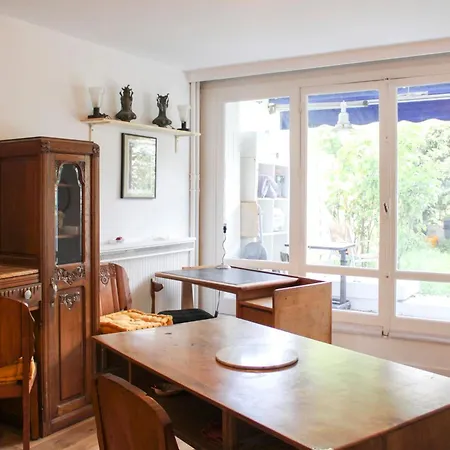 2 Bedrooms With Beautiful Garden