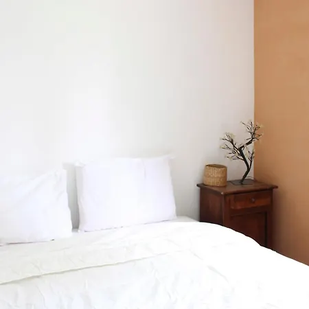 Apartmán 2 Bedrooms With Beautiful Garden