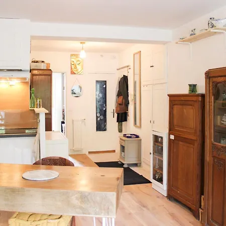 2 Bedrooms With Beautiful Garden Apartmán