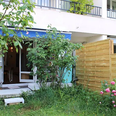 2 Bedrooms With Beautiful Garden *