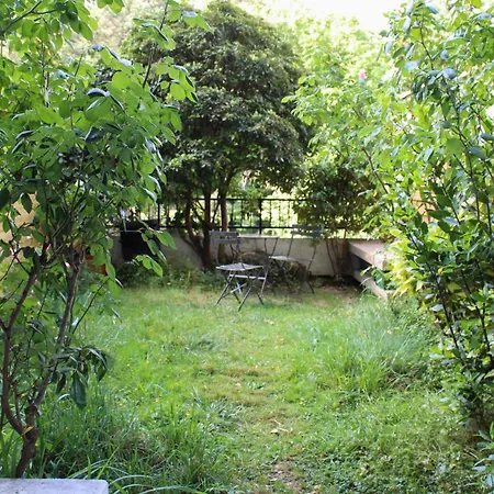 Apartmán 2 Bedrooms With Beautiful Garden *